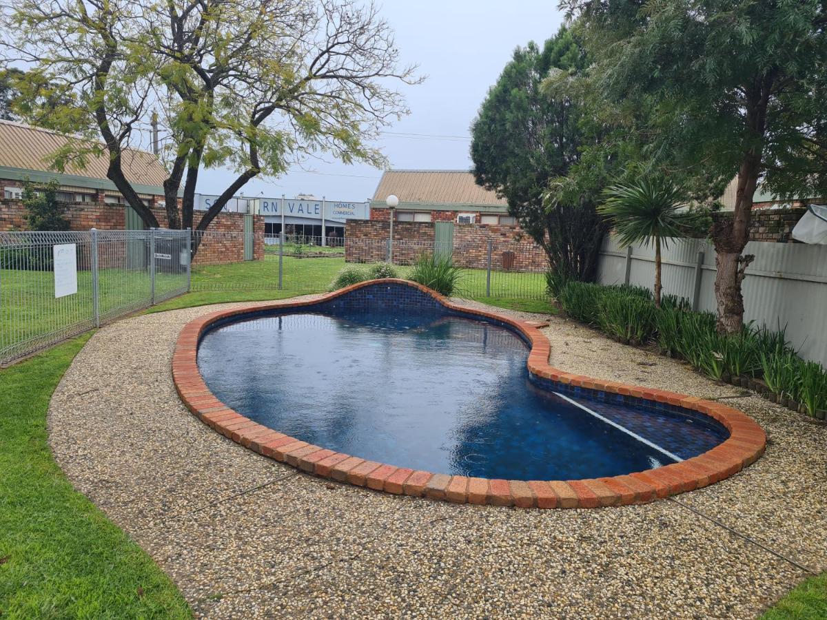 Belvoir Village Motel & Apartments Wodonga Ngoại thất bức ảnh